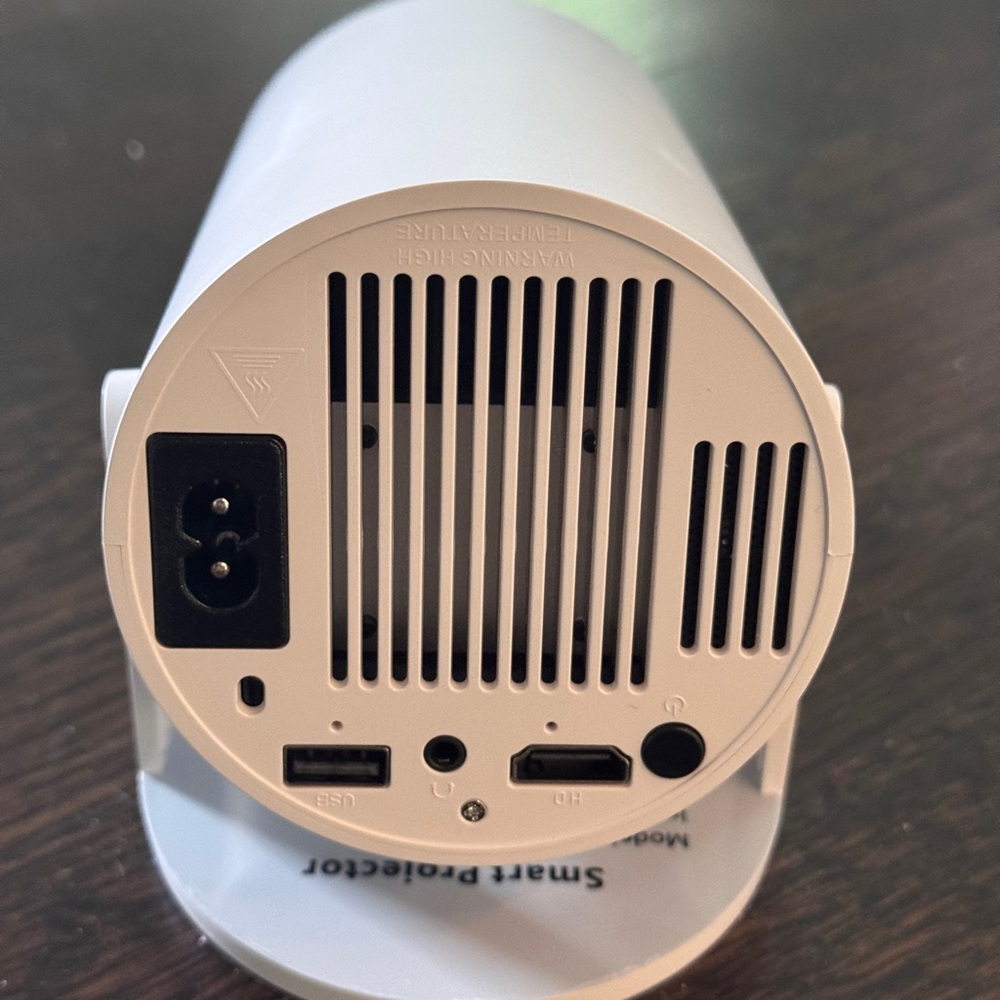 HD Smart Projector - Picture 2 of 13
